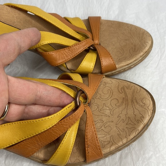 Sofft size 10N orange and yellow leather slip on sandals 4” heel great condition - Picture 3 of 10